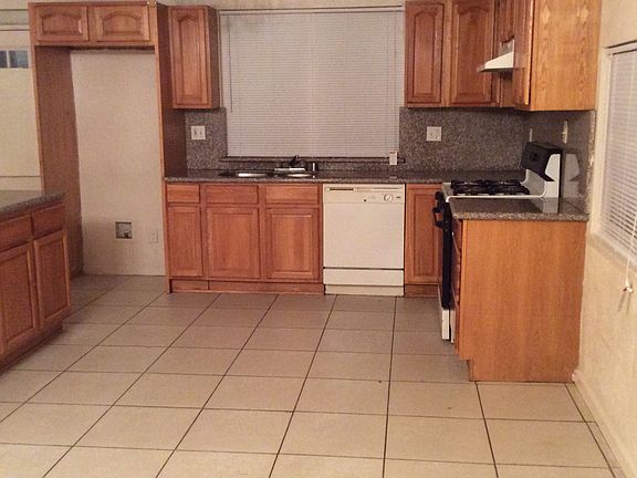 3rd image of 1121 Morse Ct