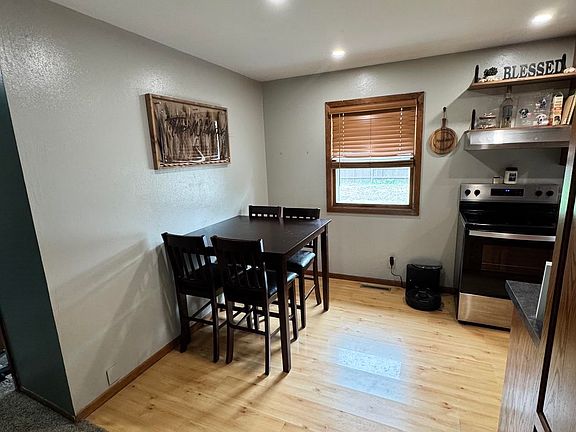 5th image of 603 Burgess Rd