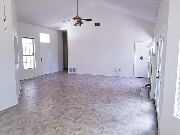 3rd image of 2214 Tanglevine Dr