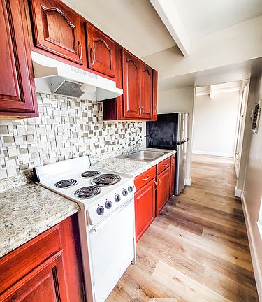 5th image of 4741 Club Cir #4741