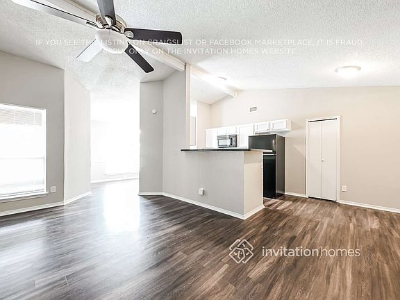 4th image of 1112 Sandalwood Ln
