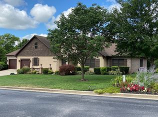 5379 S Woodfield Ave, Springfield, MO 65810
