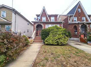 10015 202nd St, Hollis, NY 11423