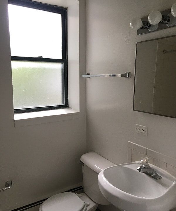 2nd image of 542 N Pine Ave APT 201