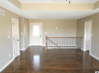 4426 SE Stone Creek Rd, Topeka, KS 66609