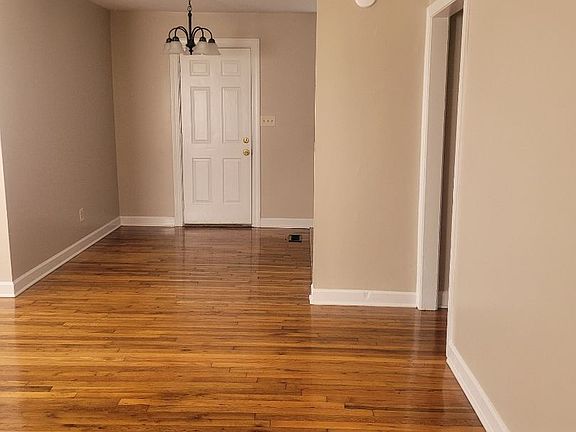 3rd image of 101 N Gregg St