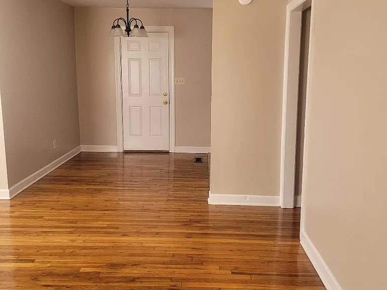 101 N Gregg St — Photo 3