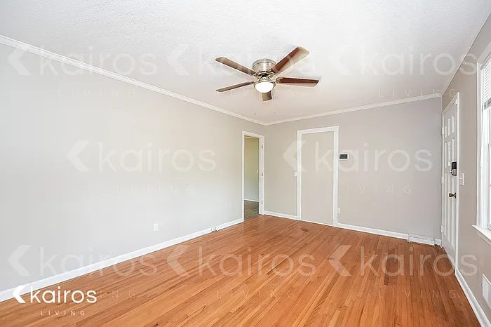 3 bed, 1.5 bath, 1056 sqft, $1,720 — Photo 2