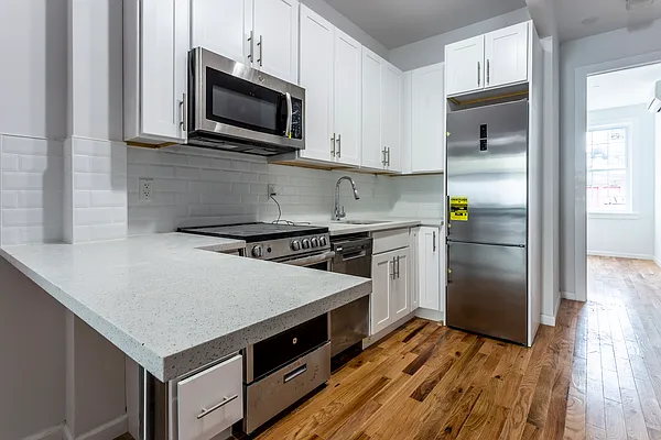 Rented by Compass | media 33