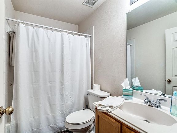 5th image of 413 Lakefield Dr