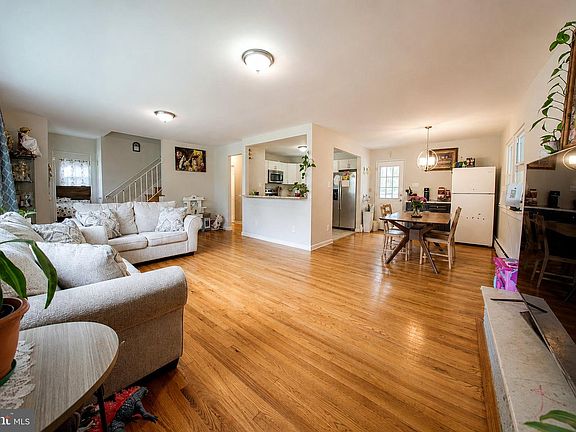 4th image of 61 Hitchner Ave