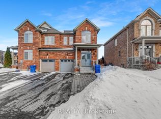 565 Foxcroft Blvd, Newmarket, ON L3X 3L6
