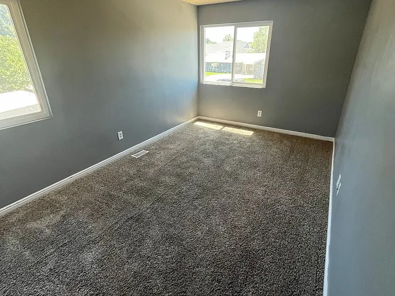 218 W 205 N — Photo 13