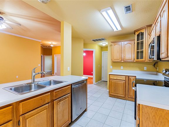 3rd image of 2955 Orchard St