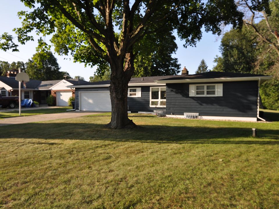 1st image of 111 Lynn Dr