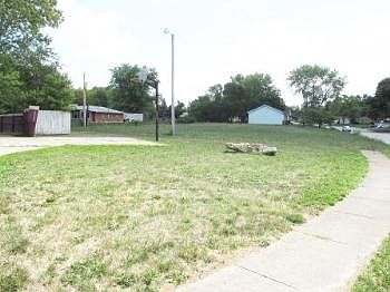 2nd image of 3235 Amanda Dr