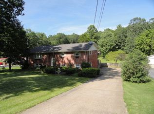 360 Mont Phillips Rd, Shady Spring, WV 25918