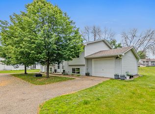 3808 Lodestone Ln #B, Saint Paul, MN 55122