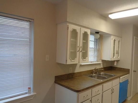 3rd image of 318 Kirnwood Dr