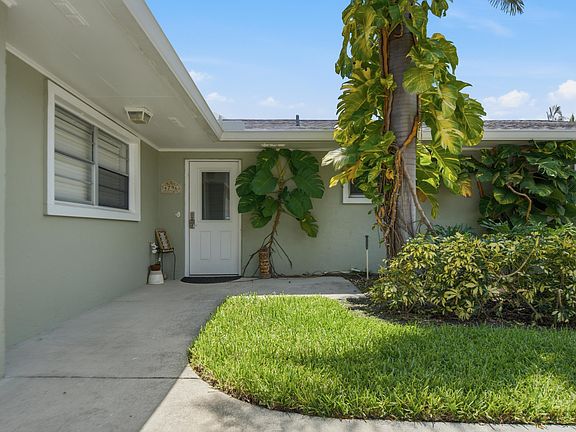 4th image of 4796 SE Manatee Terrace