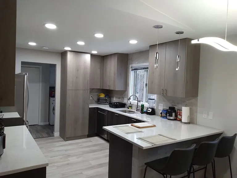 702 Westward Dr — Photo 2
