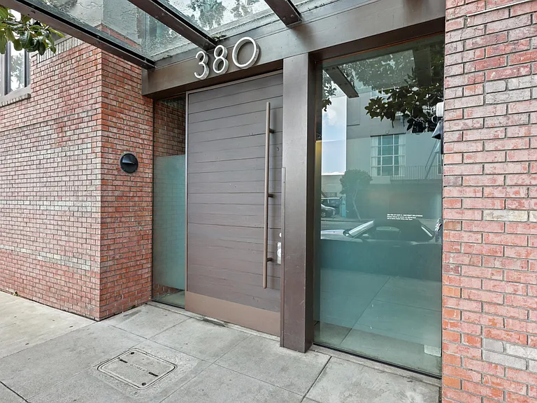 380 10th St #20 — Photo 21