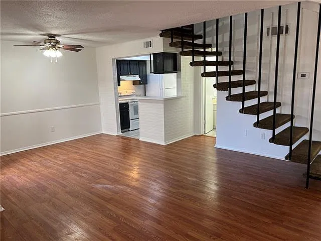 2 bed, 1.5 bath, 1200 sqft, $1,250 — Photo 4