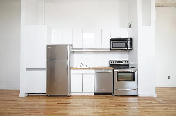 Rented by MNS | media 8