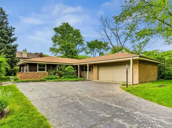 2542 Greenleaf Ave, Wilmette, IL 60091