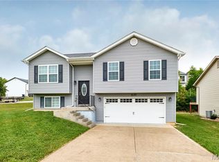 1137 Jaxson Dr, Foristell, MO 63348