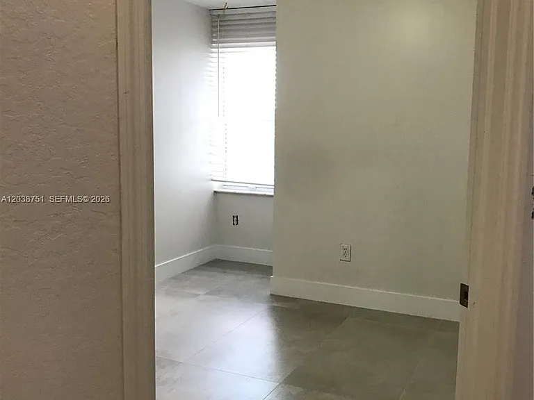 6674 NW 107th Pl — Photo 7