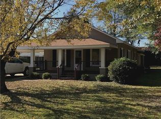 103 N Lyon St, Elizabethtown, NC 28337