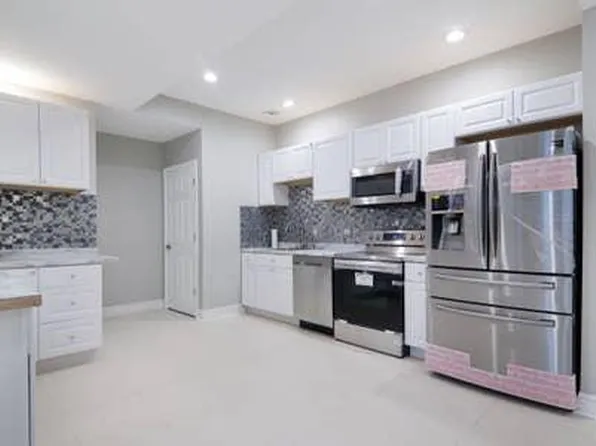 7320 Bradley Blvd, Bethesda, MD 20817