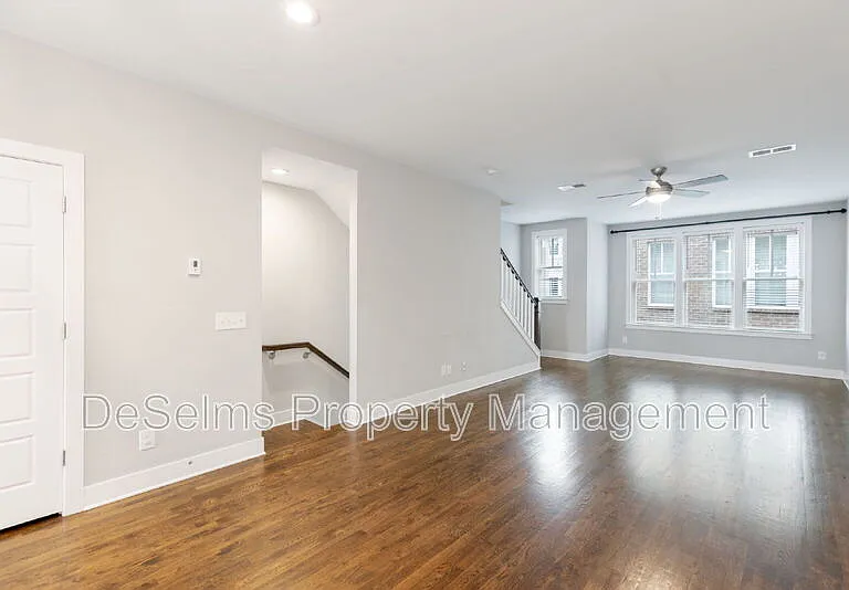 214 Porter Village Cir — Photo 8