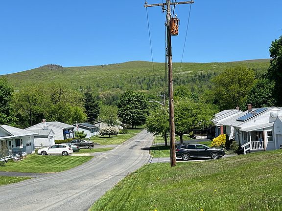 5th image of 26 Versailles Ave