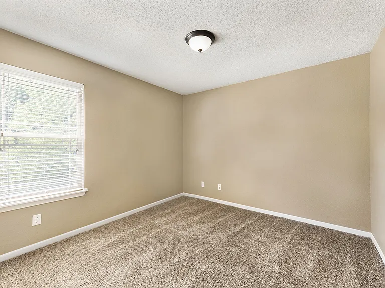 Bennington Park Townhomes — Photo 102