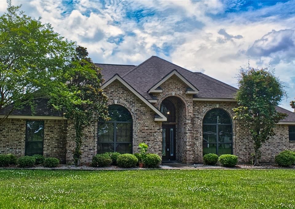 1st image of 109 Magnolia Ests