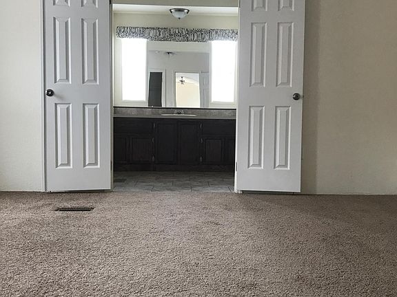 5th image of 701 Antelope Dr Lot 3
