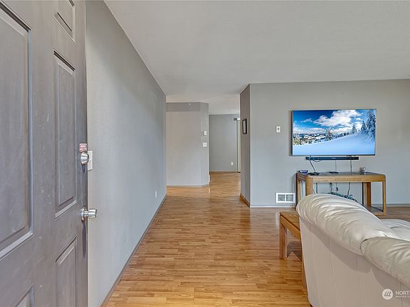 5th image of 8622 156th Street Court E