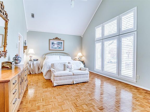 4th image of 6911 Glenbrook Ln