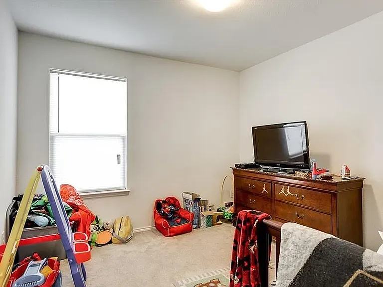2205 Sims Dr — Photo 8
