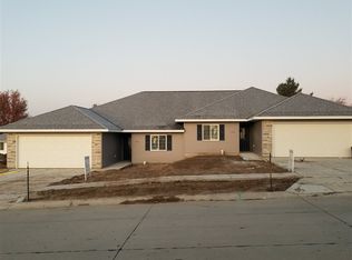 1117 W Meadow Ridge Rd, Norfolk, NE 68701