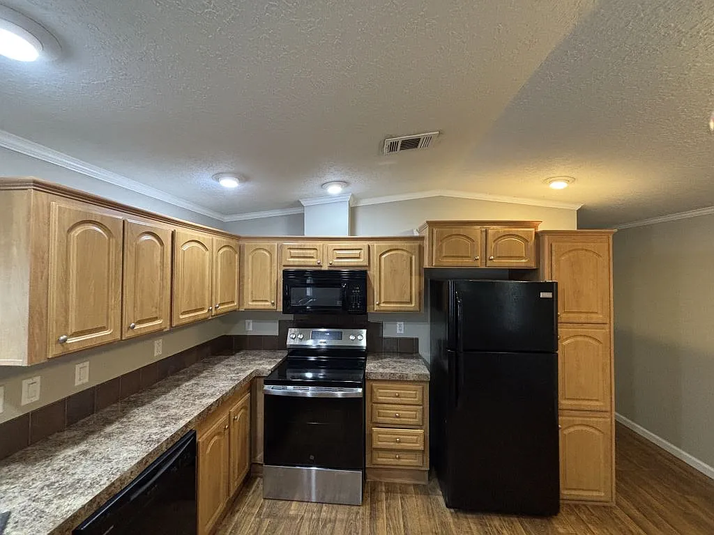 2 bed, 2.0 bath, 896 sqft, $1,299 — Photo 3