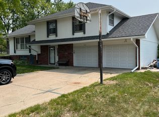 3261 S 130th Cir, Omaha, NE 68144