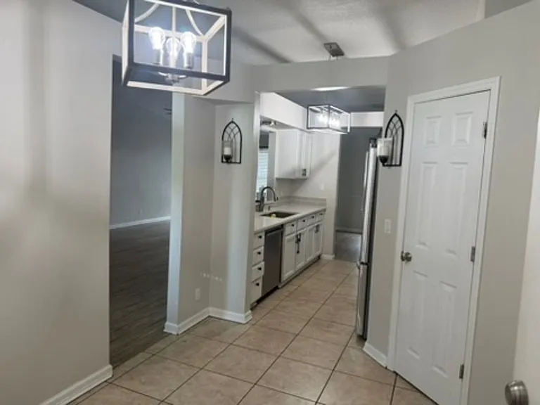 104 Shearman Way — Photo 2