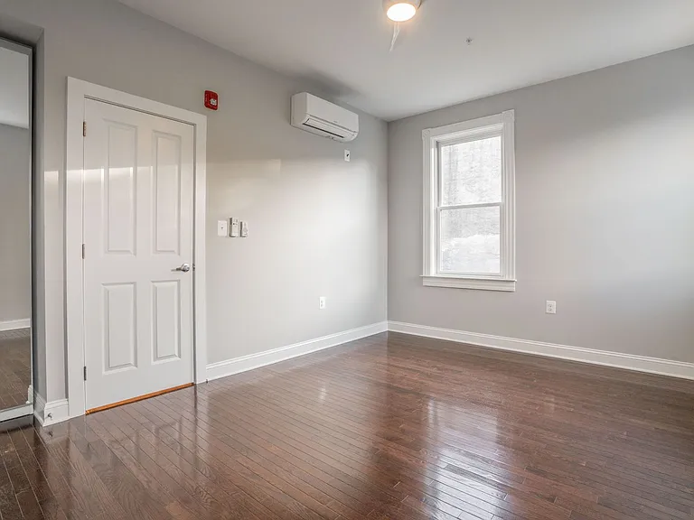 310 E Lanvale St — Photo 15