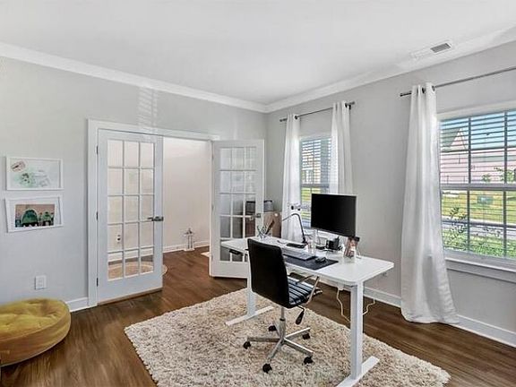 5th image of 307 Fairfield St