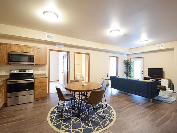 3rd image of 2010 Prairie Rose Dr #304