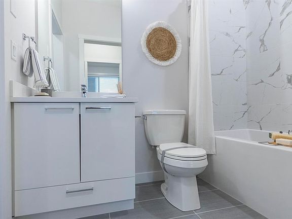 5th image of 7375 Horne St #101