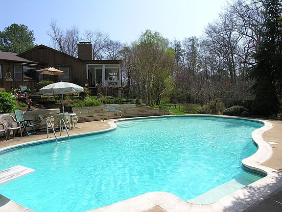3rd image of 10609 Vickers Dr